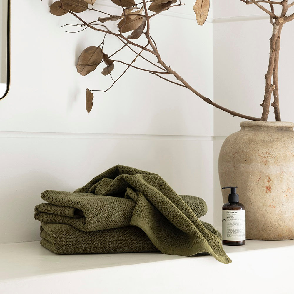 Bambury olive green bathroom towel set