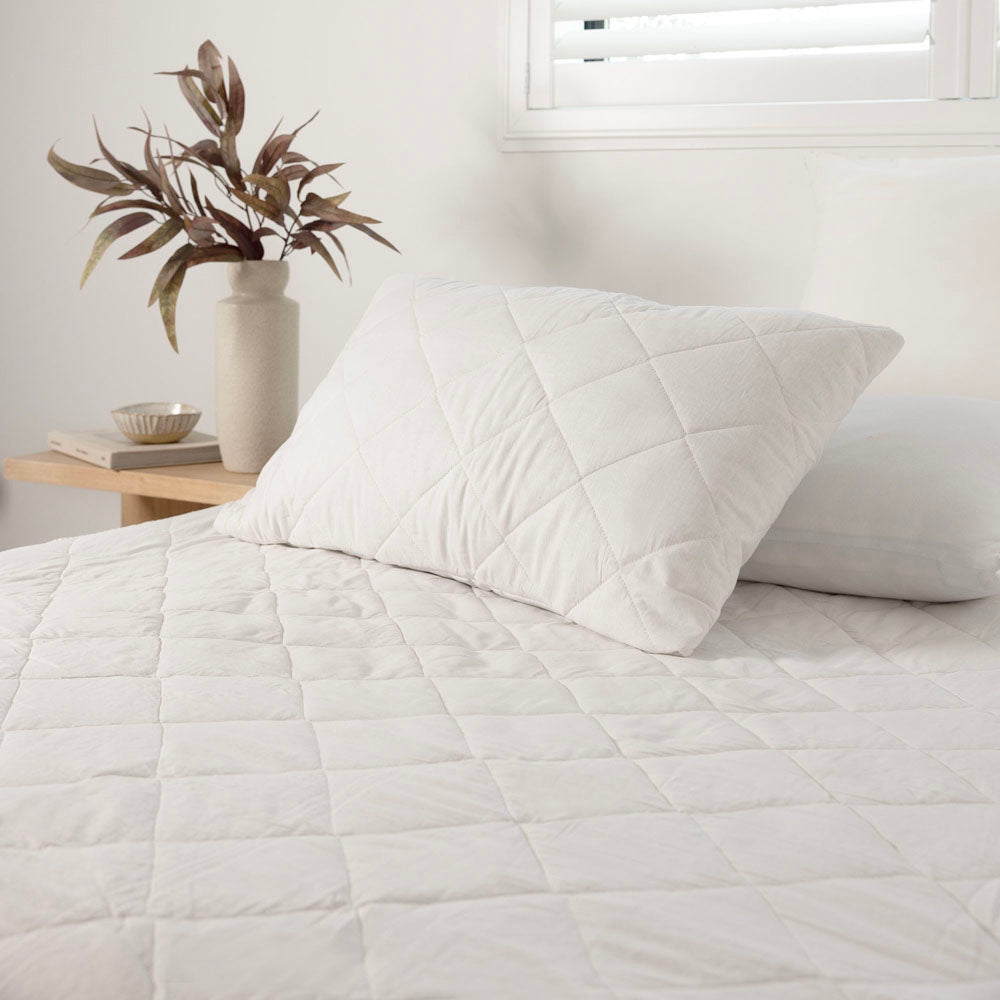 Villa Plus Pillow Protector