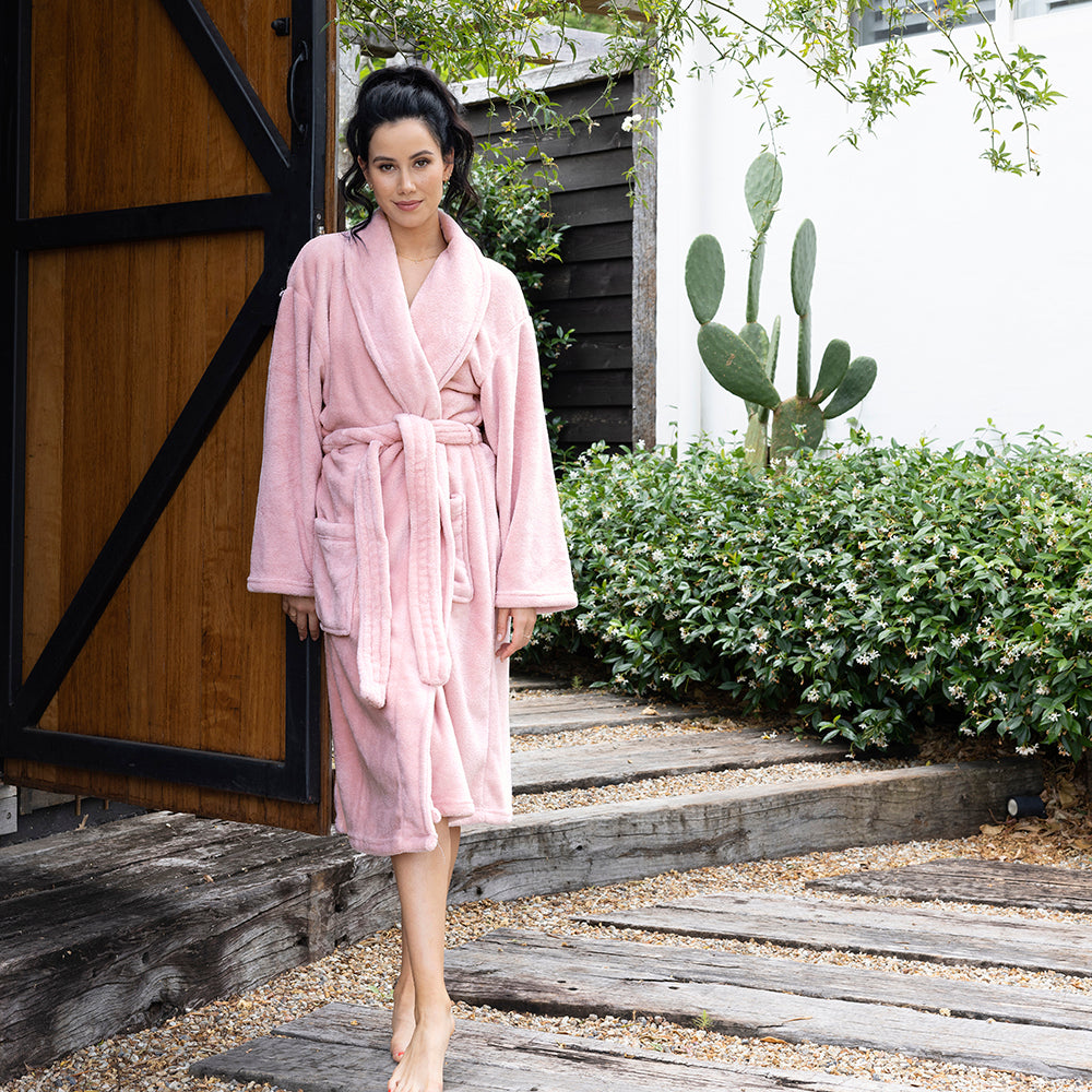 Bambury's Microplush Bath Robe in Blush Pink