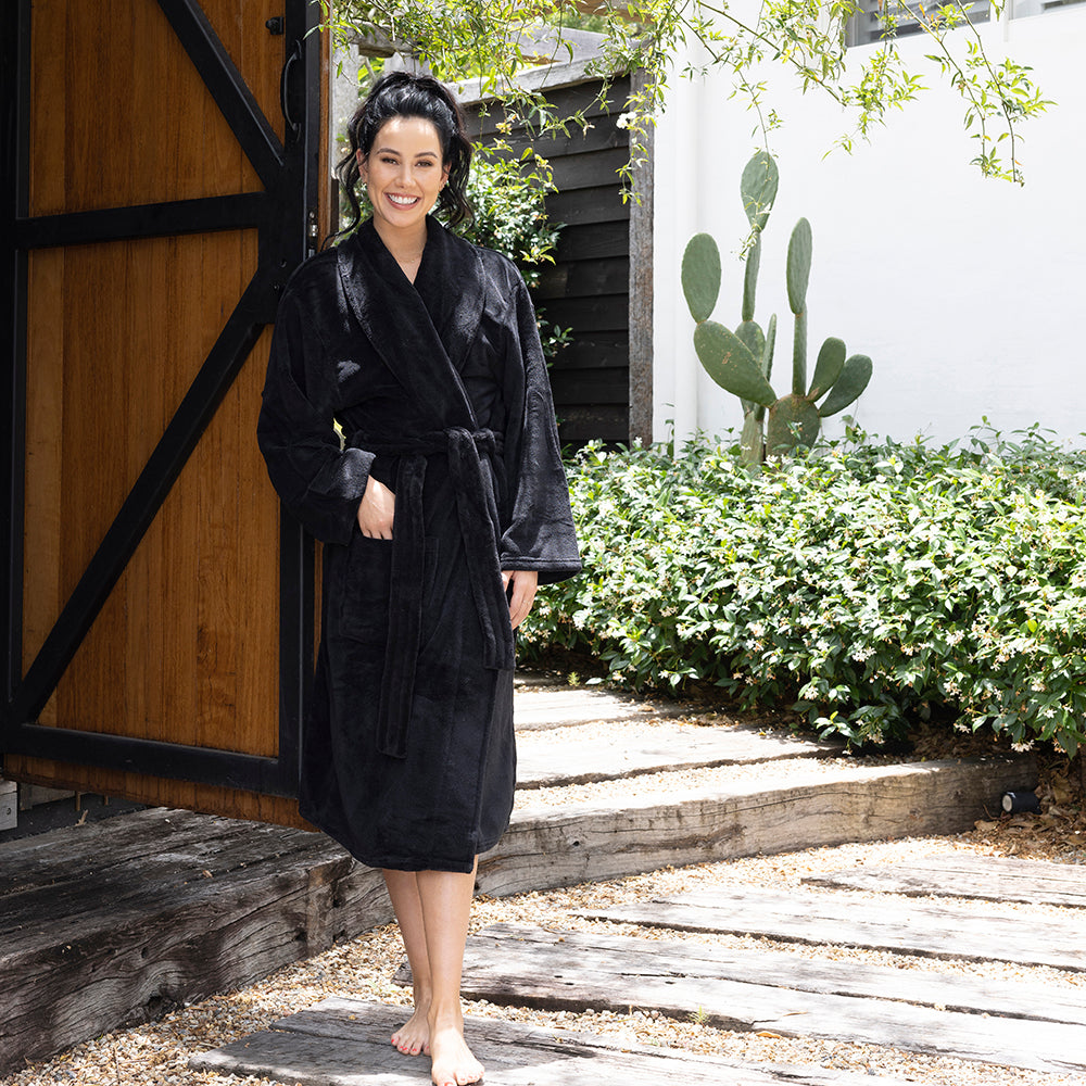 Bambury's Microplush Bath Robe in Black
